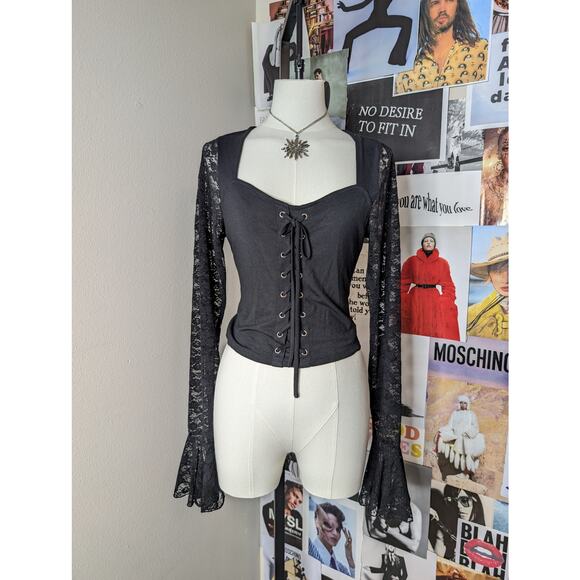 Hot Topic Tops - Flare Gothic Hot Topic Top